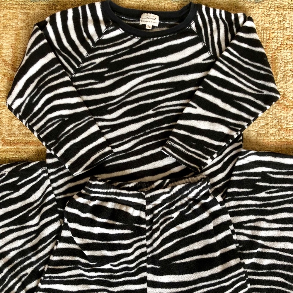 Girl’s Leveret Fleece Zebra Print Pajamas - 7